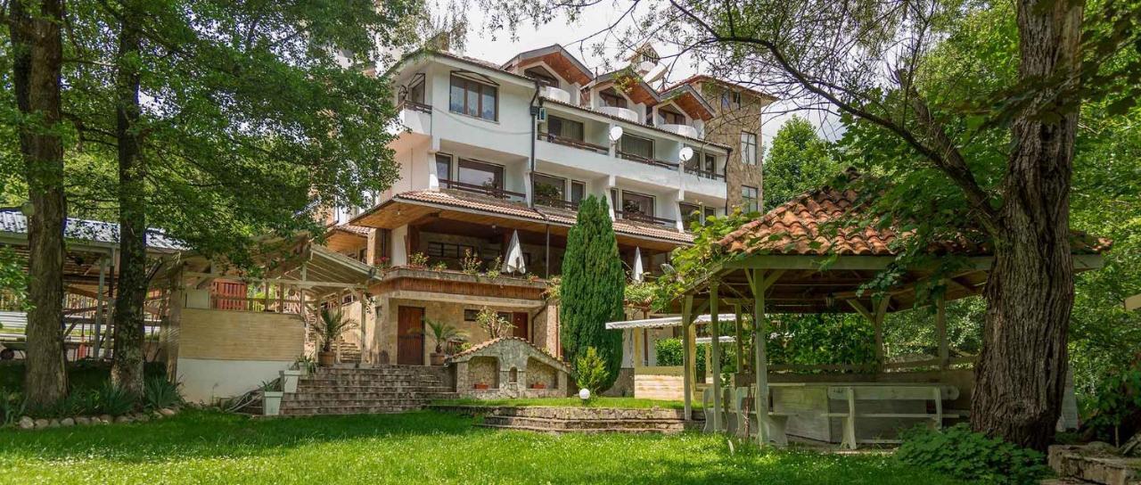Hotel Paradise Place Kalofer Exterior foto