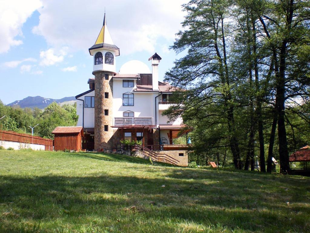 Hotel Paradise Place Kalofer Exterior foto