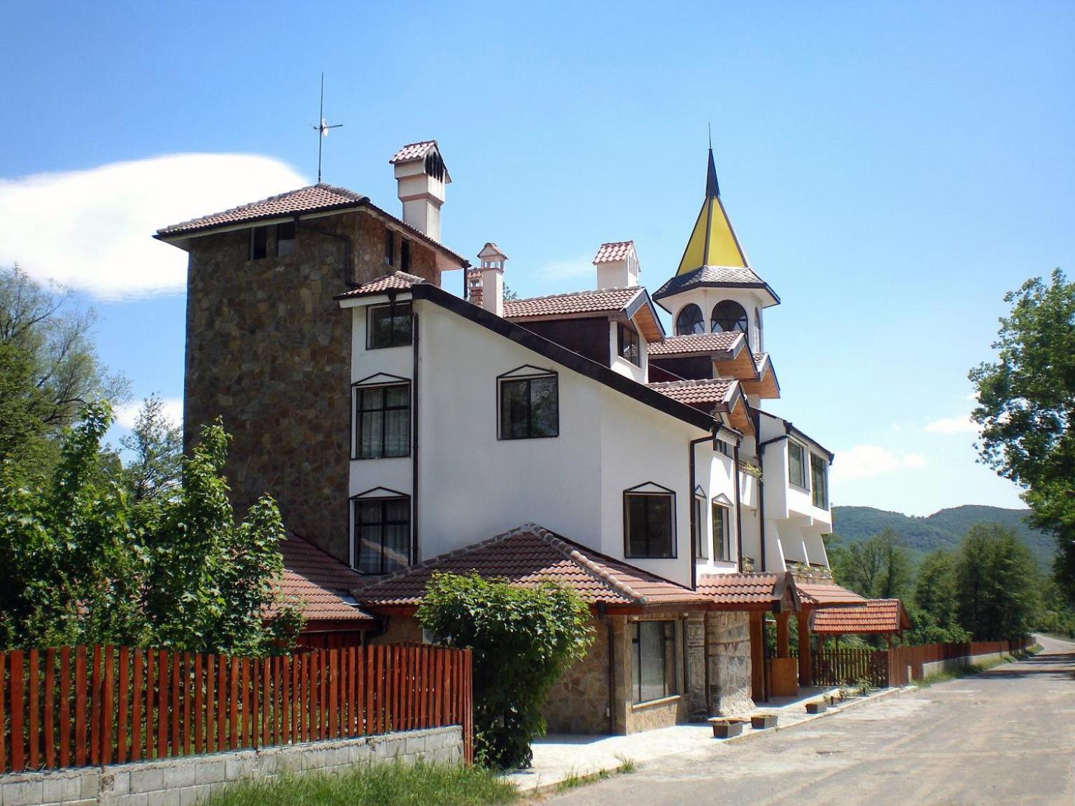 Hotel Paradise Place Kalofer Exterior foto