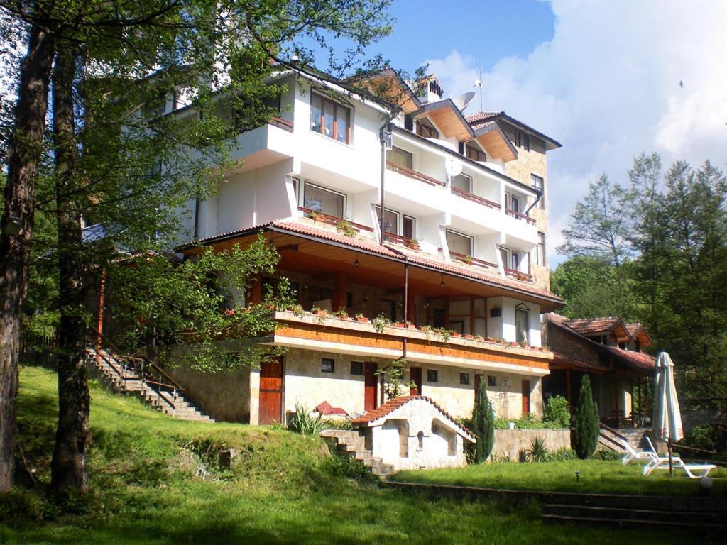 Hotel Paradise Place Kalofer Exterior foto