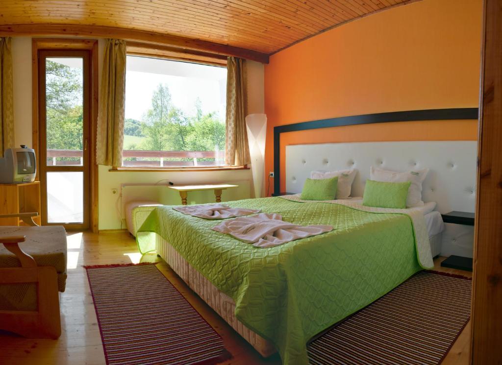 Hotel Paradise Place Kalofer Zimmer foto