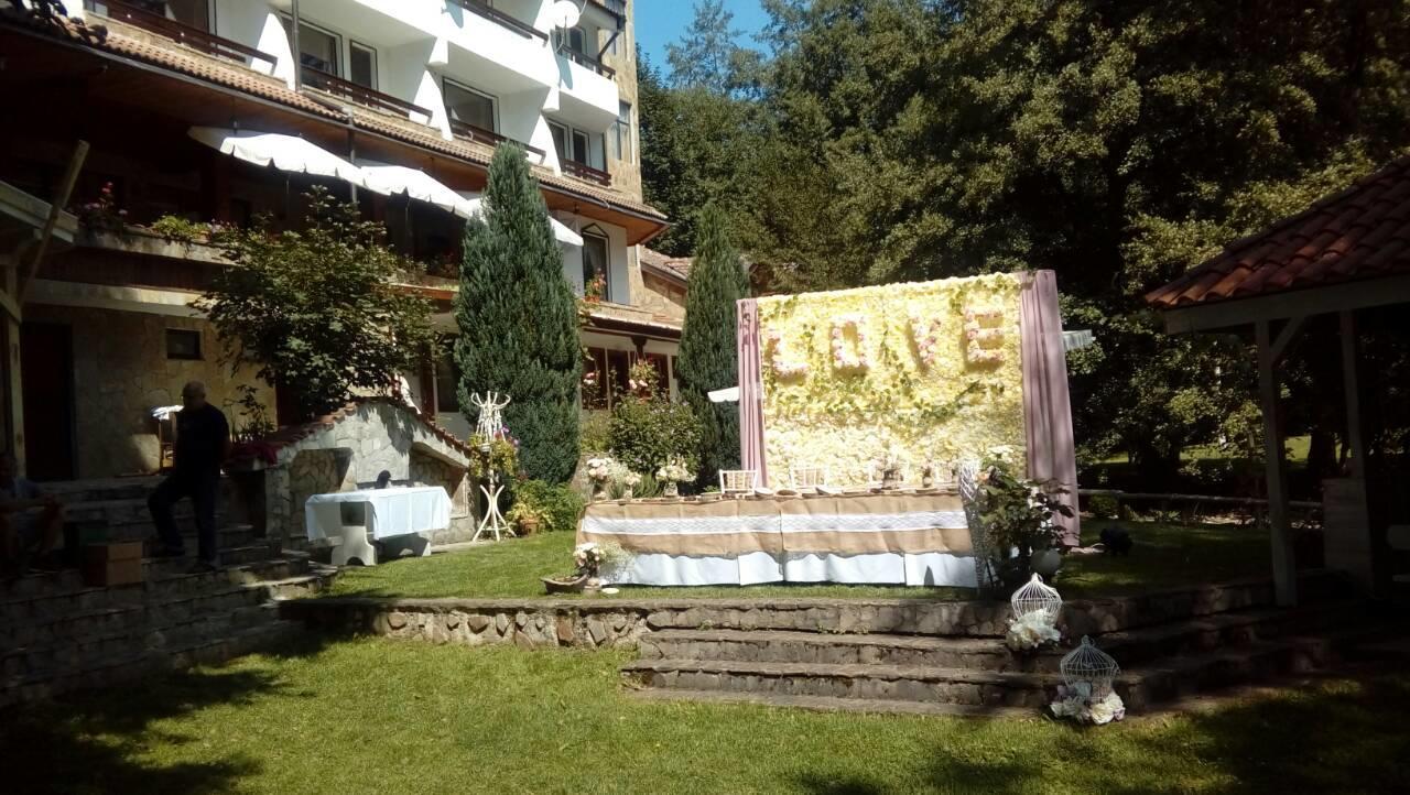 Hotel Paradise Place Kalofer Exterior foto
